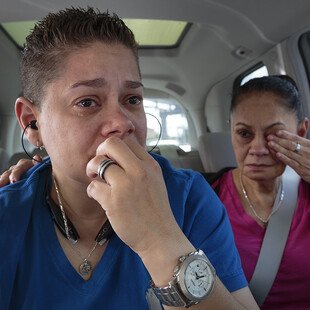 A woman travels home with her mother after testing positive for the early-onset Alzheimer’s gene